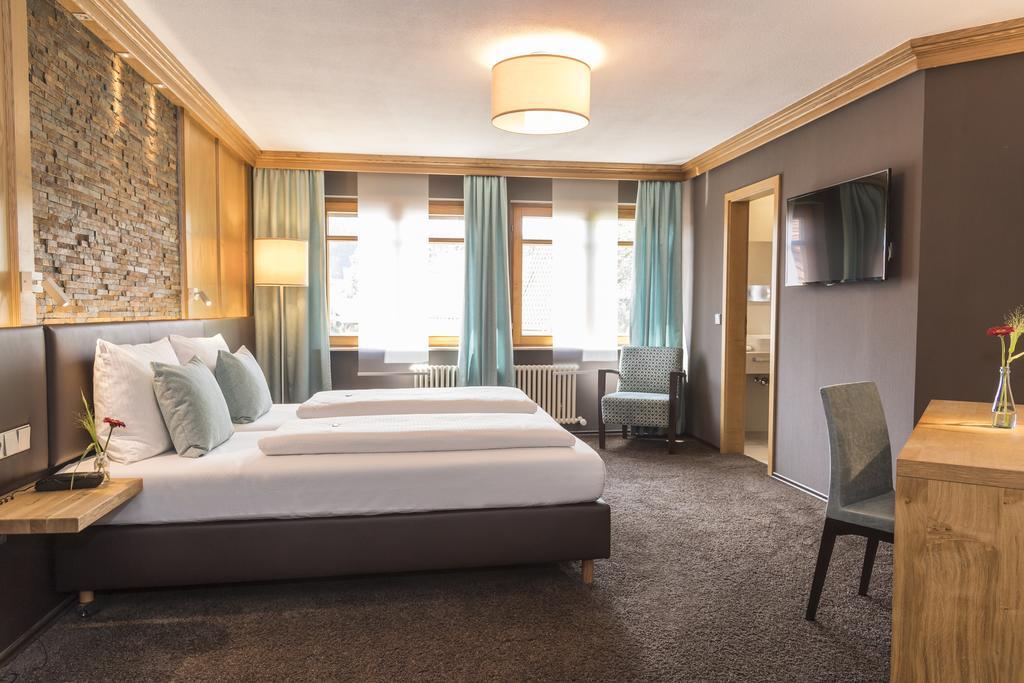 Hotel & Restaurant Becher Donzdorf ภายนอก รูปภาพ